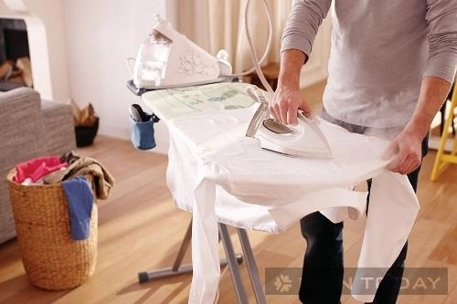 13 bước giúp các chàng làủi áo sơ mi đúng cách - 2