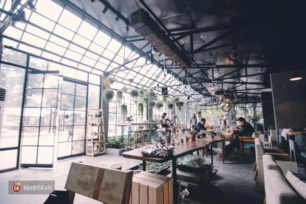 2 quán cafe xanh mướt đầy mát lành giữa hà nội ồn ào - 11