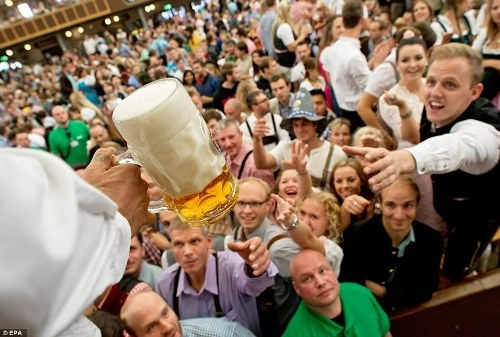 6 triệu khách tham gia lễ hội bia oktoberfest - 6