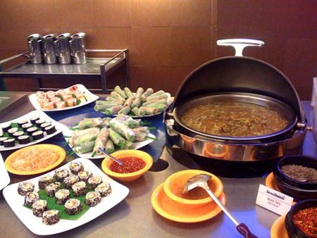 Ăn phở cuốn bánh đúc tại seoul garden - 2