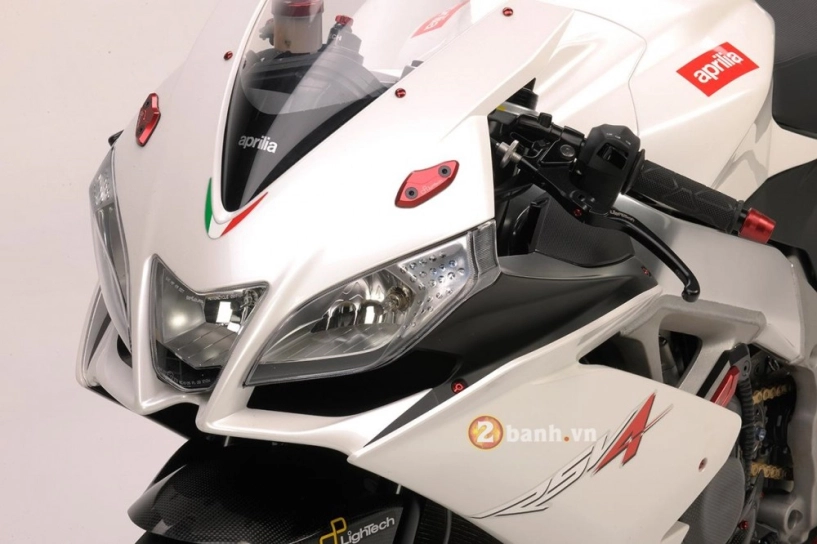 Aprilia rsv4 độ phiên bản lightech đầy hầm hố và phong cách - 2