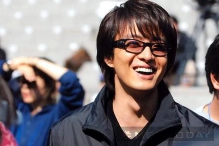 Bae yong joon bớt phần nam tính vì tóc dài - 3