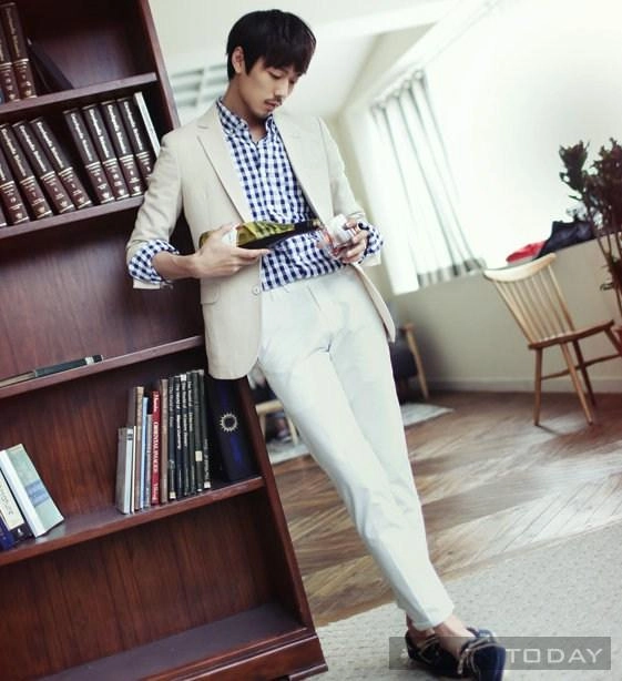 Biến tấu nhanh blazer từ công sở tới buổi hẹn - 1