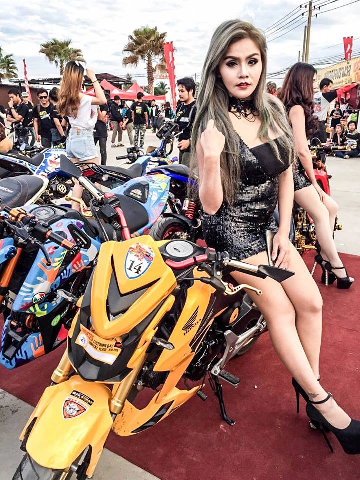 Bộ ảnh siêu mẫu người thailand tạo dáng bên honda msx độ khủng - 6