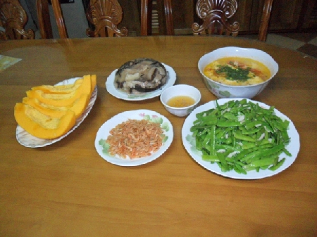 Bữa cơm đong đầy tình yêu thương - 5