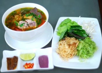 Bún riêu ốc tại nhà hàng ốc việt - 4