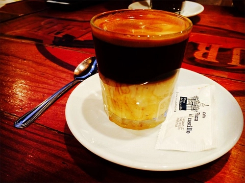 Cà phê trứng việt nam khiến khách nước ngoài mê mẩn - 9