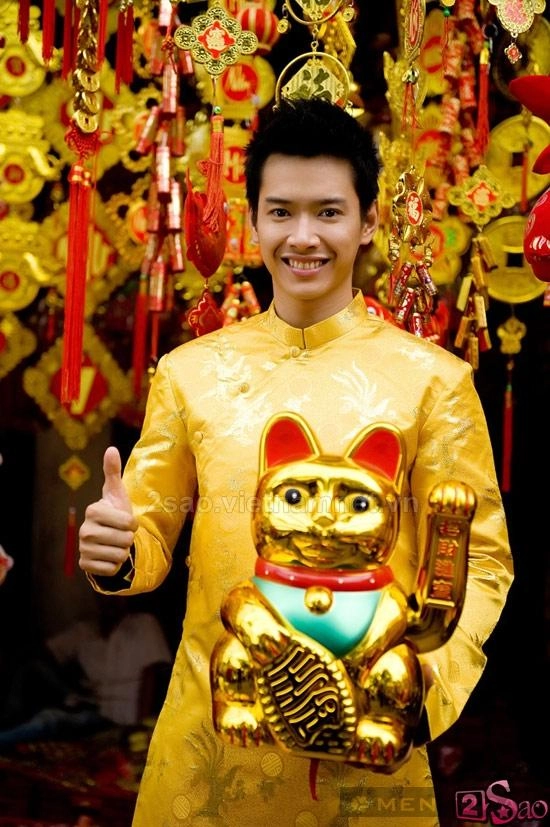Các quý ông showbiz việt đọ dáng trong áo dài truyền thống - 14