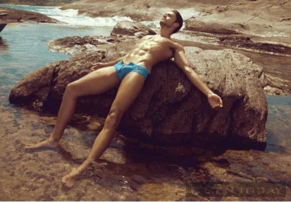 Caio cesar khoe cơ thể khỏe khoắn trên bãi biển của brazil - 4