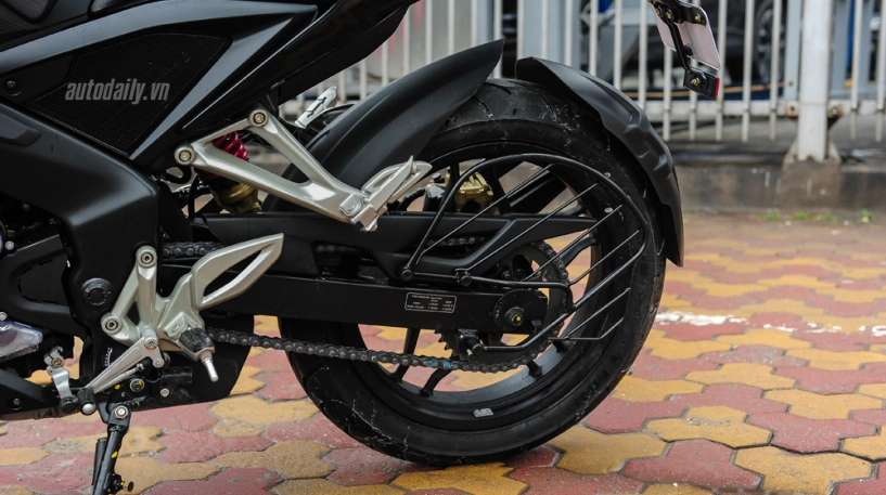 Cận cảnh bajaj pulsar rs200 demon black đầu tiên tại việt nam giá chỉ 90 triệu đồng - 14