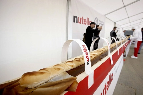 Chiếc bánh mì baguette dài nhất thế giới - 1