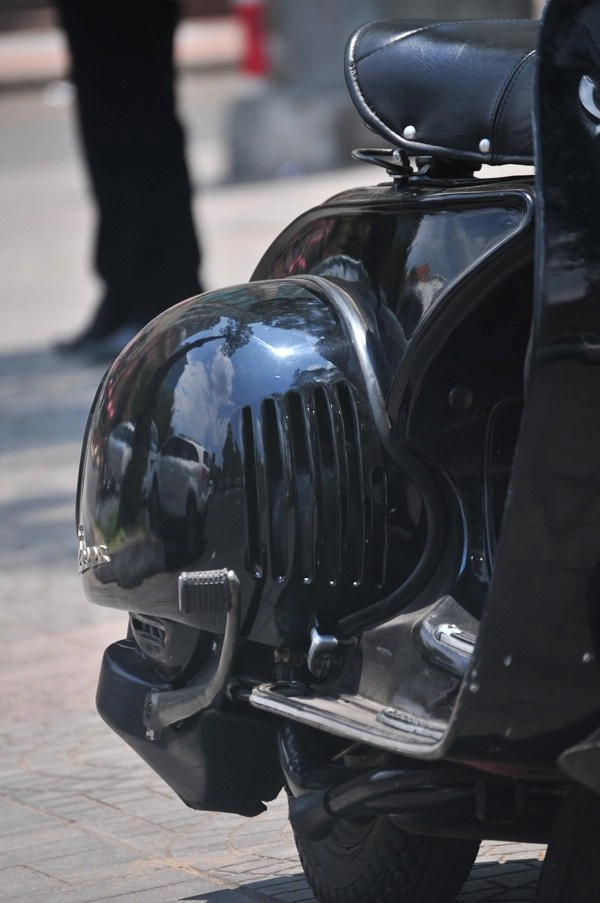 Chiếc xe vespa cổ độc nhất sài gòn mang tên hoàng vespa - 10