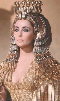 Cleopatra và các kiểu tóc huyền bí - 1