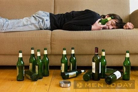 Giúp các chàng hạn chế cảm giác khó chịu do say rượu bia - 2