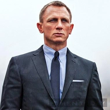 Học cánh phối cravat lịch lãm như james bond - 6