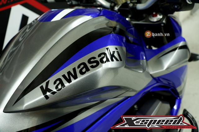 Kawasaki z800 nổi bật trong bộ áo xanh đầy phong cách - 2