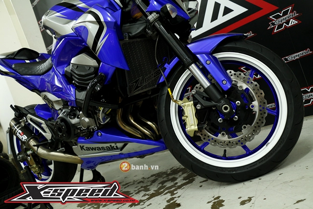 Kawasaki z800 nổi bật trong bộ áo xanh đầy phong cách - 7