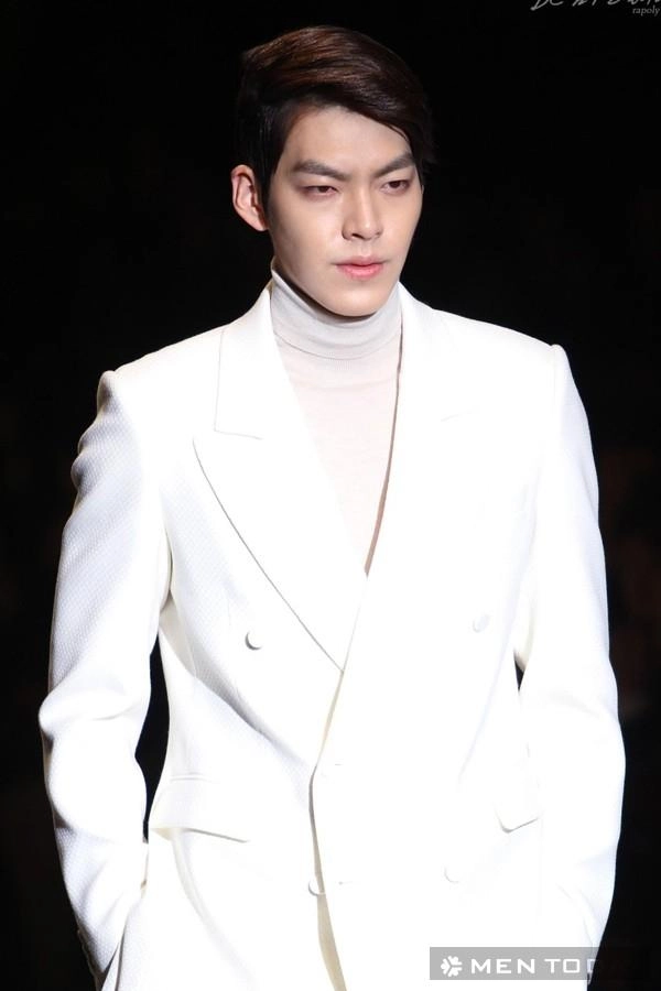 Kim woo bin the heirs sải bước trên sàn catwalk - 1