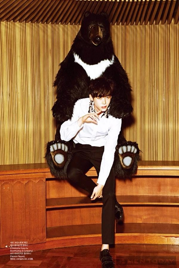 Lee jong suk đa phong cách trên các tạp chí tháng 10 - 15