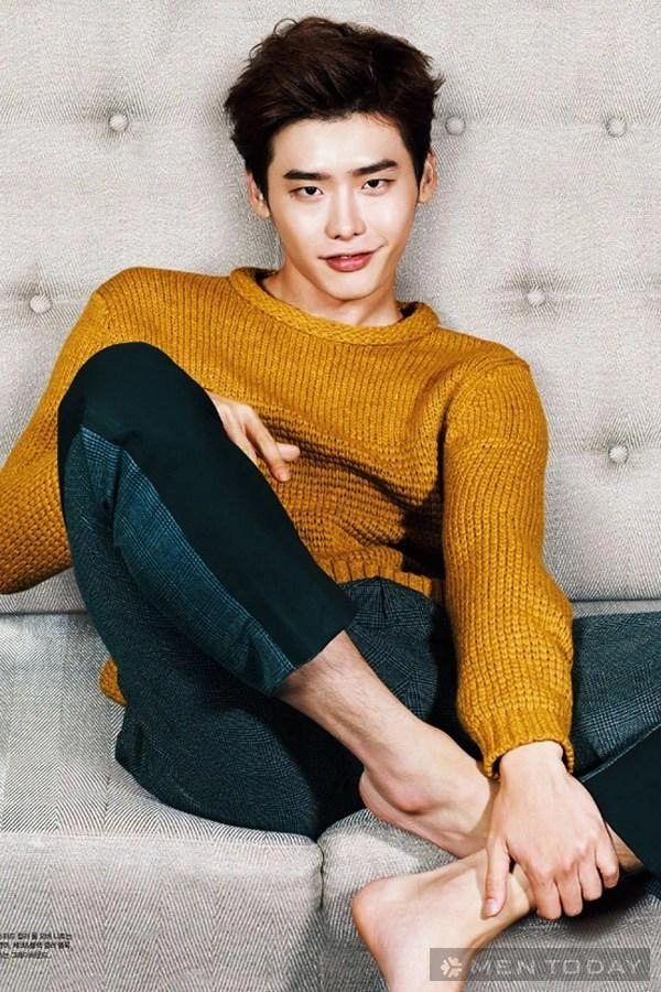 Lee jong suk đa phong cách trên các tạp chí tháng 10 - 24