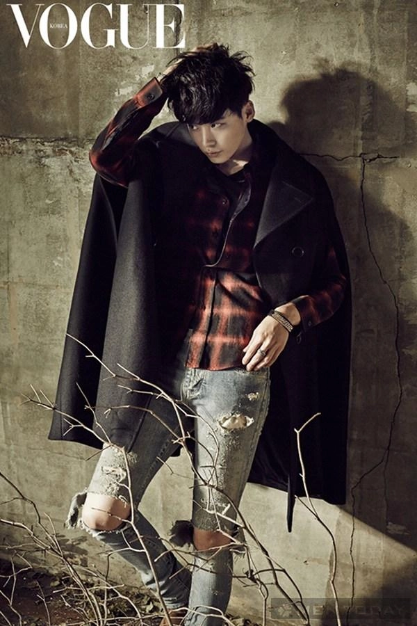Lee jong suk đa phong cách trên các tạp chí tháng 10 - 2