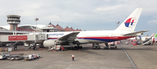 Malaysia airlines bỏ dòng máy bay đen đủi - 1