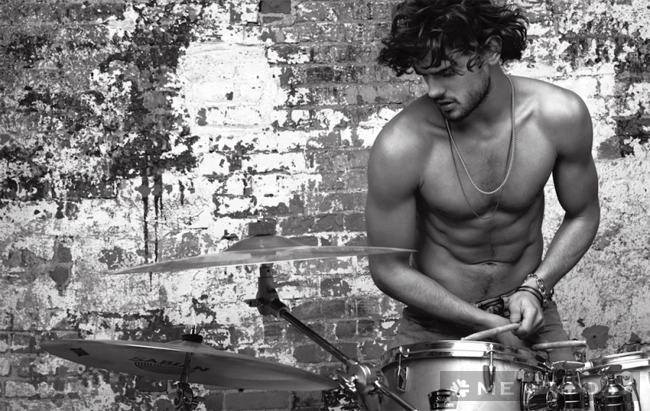 Marlon teixeira quyến rũ trong catalogue thuđông 2013 của el palacio de hierro - 1