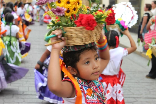 Mexico sôi động với lễ hội guelaguetza - 2