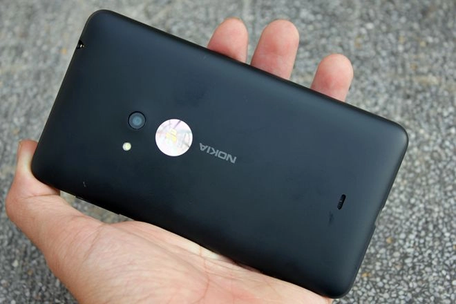 Mở hộp lumia 625 chính hãng màn hình khủng - 4