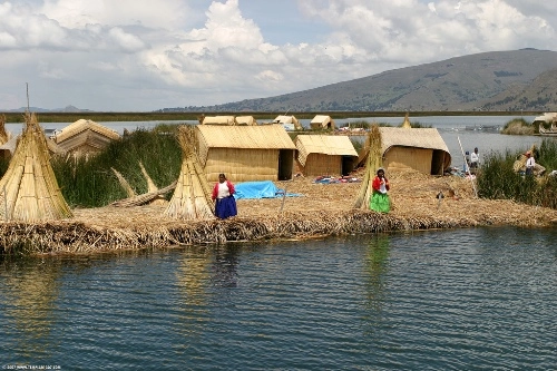 Ngôi làng nổi độc đáo trên hồ titicaca ở peru - 2