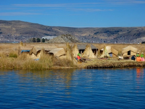 Ngôi làng nổi độc đáo trên hồ titicaca ở peru - 3