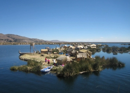 Ngôi làng nổi độc đáo trên hồ titicaca ở peru - 4