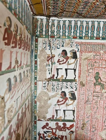 Ngôi mộ cổ có nhiều hình vẽ màu sắc - 2