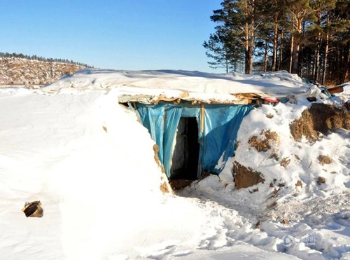Người dựng hầm uống rượu sống cô độc giữa bắc cực trung quốc - 1