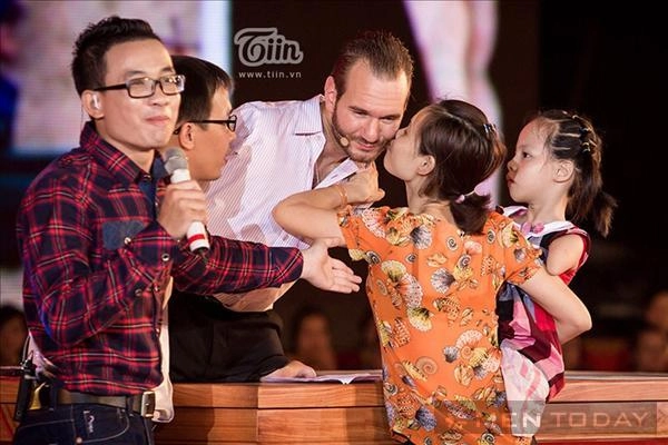 Những khoảnh khắc tuyệt vời nhất của nick vujicic tại việt nam - 16