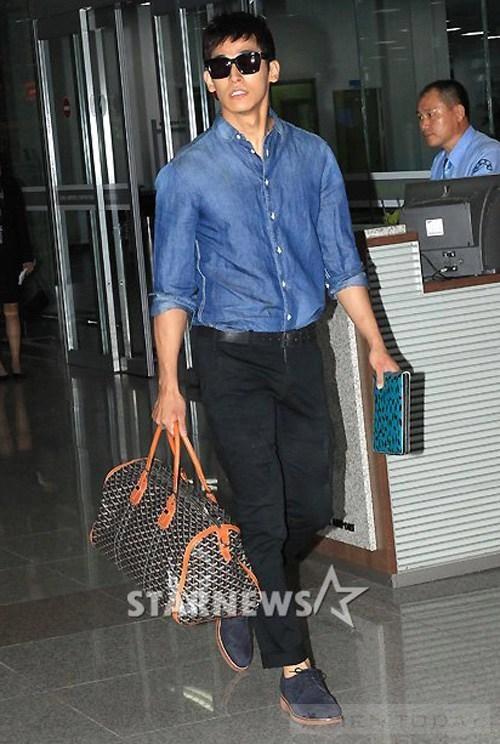Những sao nam k-pop có thời trang sân bay ấn tượng 2012 - 8