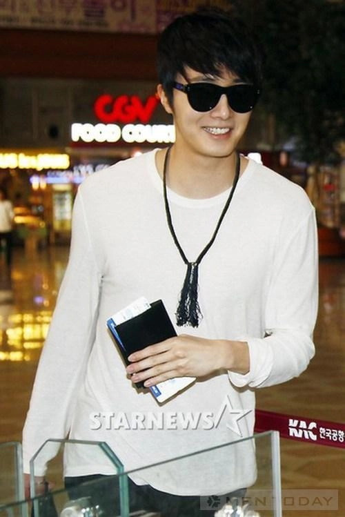 Những sao nam k-pop có thời trang sân bay ấn tượng 2012 - 9