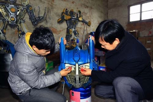 Nông dân chế tạo transformer từ sắt phế thải - 5