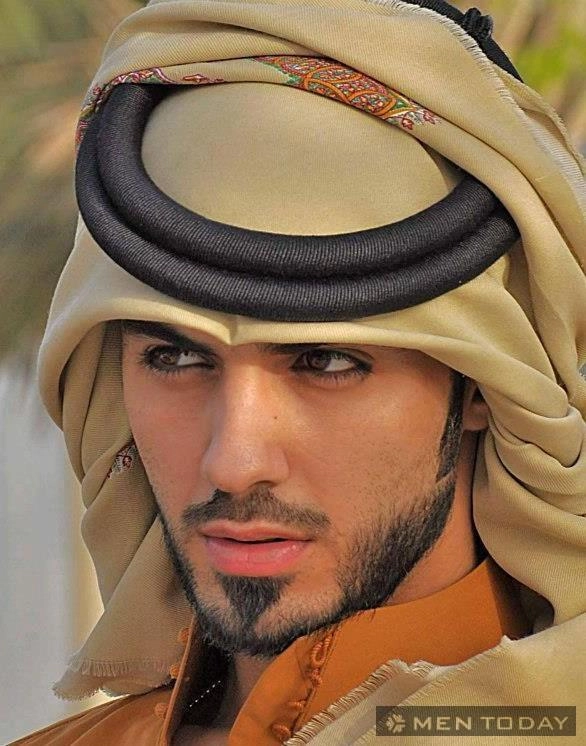 Omar borkan al-gala được tặng xe mercedes vì đẹp trai - 2