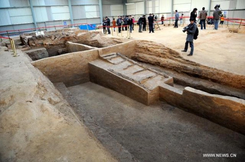 Phat hiên lăng mộ gần 1400 tuổi của hoàng đế trung quốc - 2