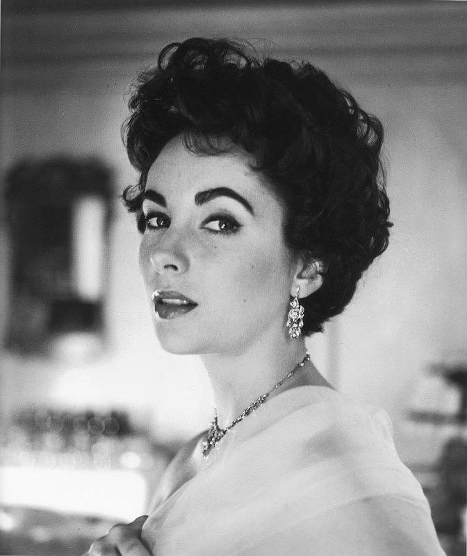 Phía sau những bức ảnh nóng bỏng của marilyn monroe elizabeth taylor audrey hepburn - 8