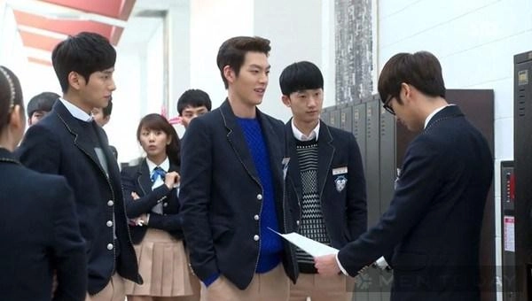 Phong cách của thiếu gia ngang tàng choi young do the heirs - 25