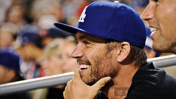 Phong cách thời trang đơn giản và nam tính của paul walker - 23
