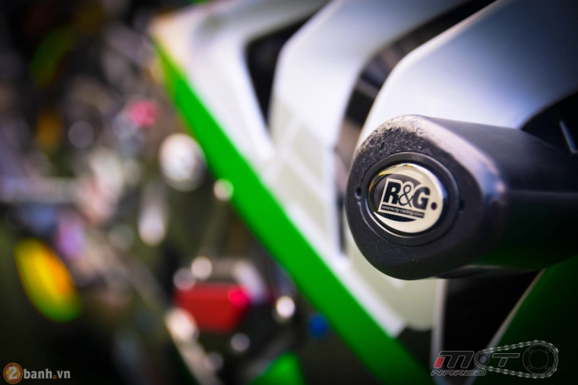 R 142 20h pkl bmw hp4 đầy phong cách với bản độ green racing performance - 17