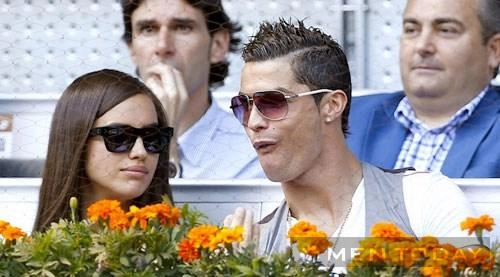 Ronaldo sành điệu với kính mắt nam - 2