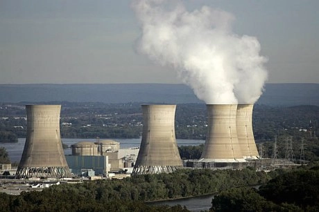 Siêu bão đe dọa 9 nhà máy điện hạt nhân mỹ - 1