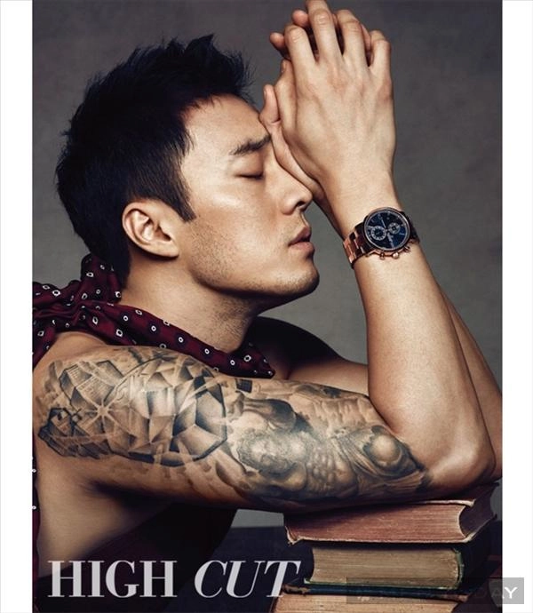 So ji sub xuất hiện nam tính và quyến rũ trên high cut - 10