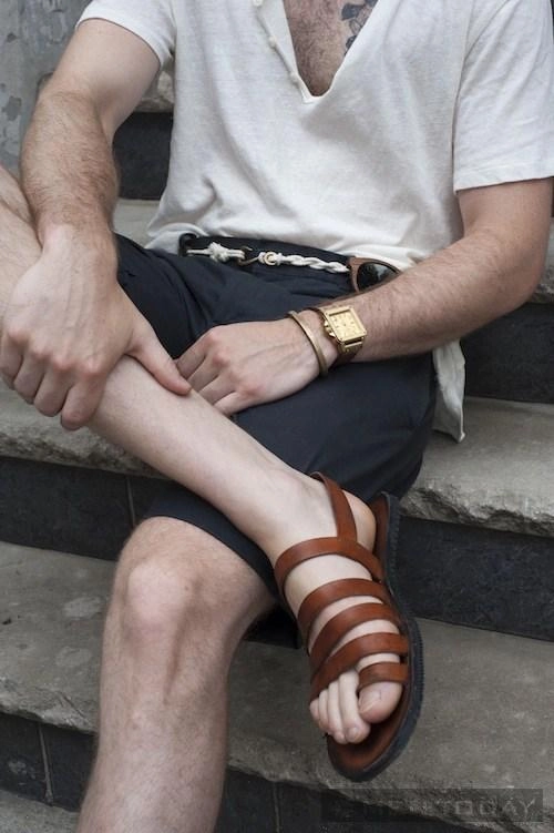 Sử dụng sandal nam mùa hè đúng cách - 8