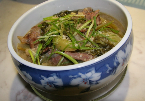 Thăn bò nấu cải chua - 3