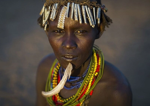 Thời trang tái chế ấn tượng của bộ lạc ở ethiopia - 5
